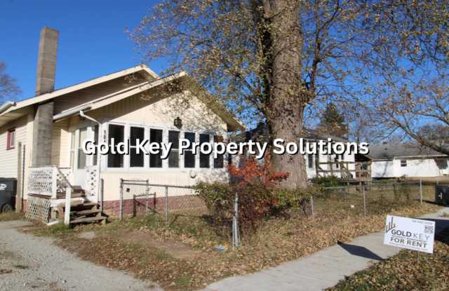 Open Floor Plan 2 BR 1 BA House with Sun Porch NO SECTION 8 - 1640 West 18th Street, Anderson, IN 46016