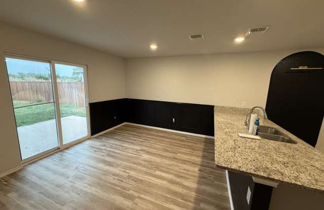 5427 FREDERICK BLF Gallery 3