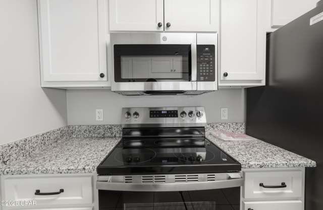8418 N Lagoon Drive Gallery 4
