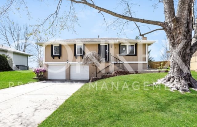 1405 Southeast 3rd Street - 1405 Southeast 3rd Street, Lee's Summit, MO 64063