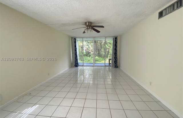 9430 Live Oak Pl Gallery 3