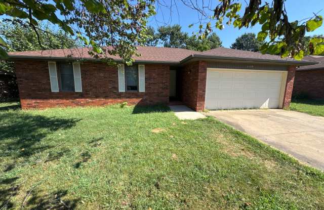 Beautiful 3 bedroom/2 bathroom for home $1250! - 1129 West Lindberg Street, Springfield, MO 65807