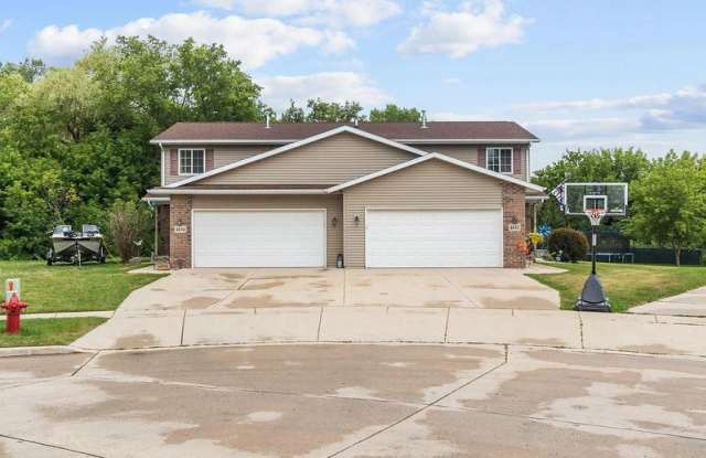 4632-4634 Ridge Court - 4632 Gallery 3