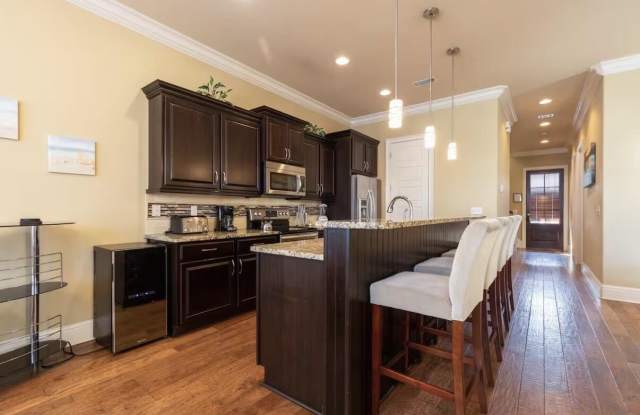 1943 Boardwalk Drive Gallery 3