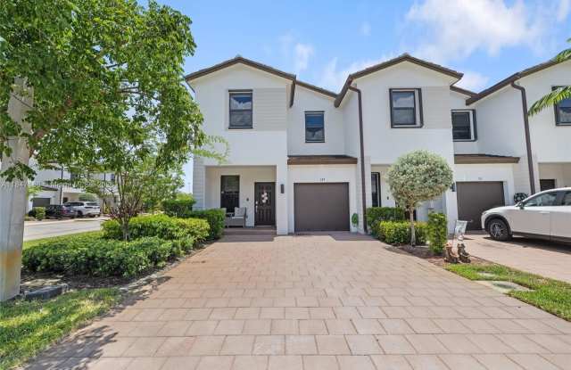 147 SW 185th Way photos photos