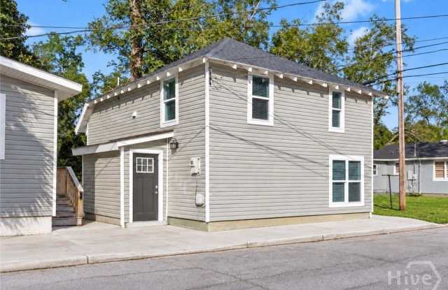 430 Lawton Avenue Gallery 1
