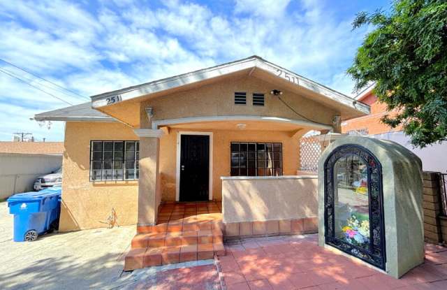 2511 Ganahl Street photos photos