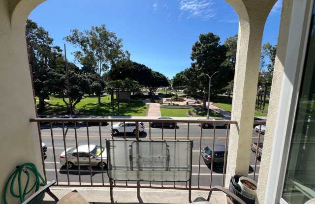 2 Bed, 2 Bath Condo Near Retro Row! photos photos
