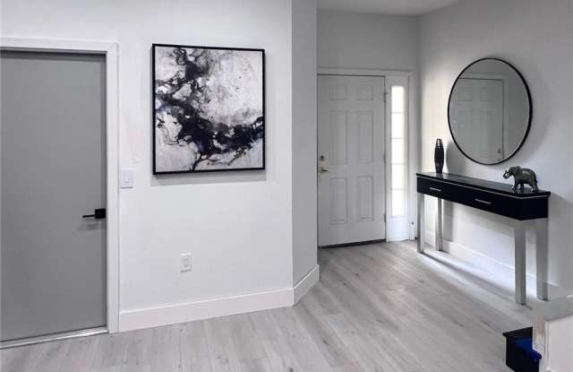945 Hampton Circle unit: 110 photos photos