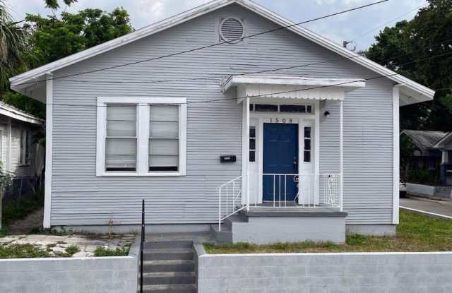 1508 E 24th Ave Gallery 2