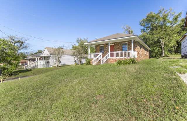 1058 Woolfolk Street Gallery 4