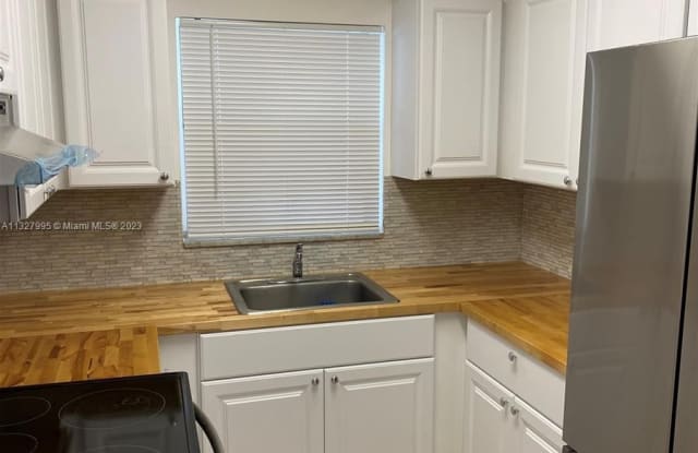 400 3 - 400 3rd Street, Pembroke Park, FL 33009