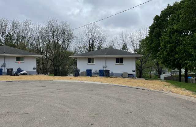 2 Bedroom, 1.5 Bath Duplex in Clinton, IA photos photos