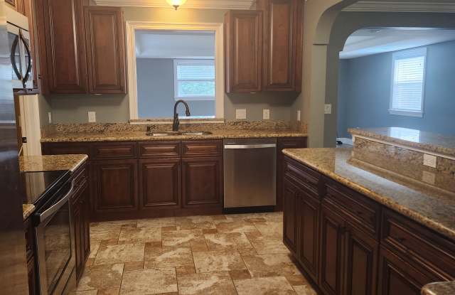 323 Parkway Pl SW Gallery 3