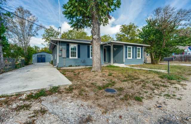 Beautiful 3 - Bedroom One Story Home in Seguin Tx Gallery 3