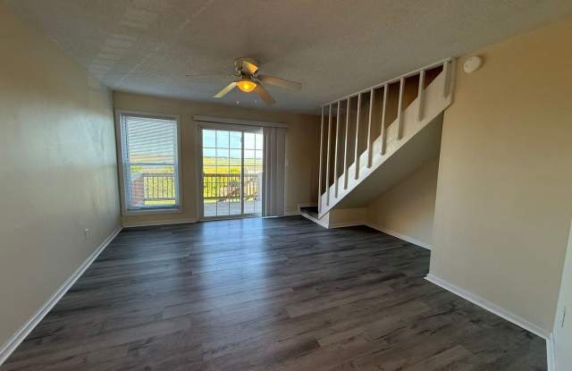 Charming 2 bedroom townhouse Gallery 4