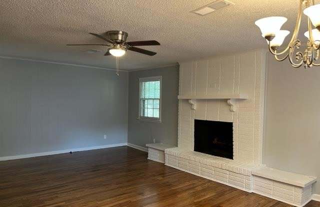 380 N OAK GROVE Gallery 4