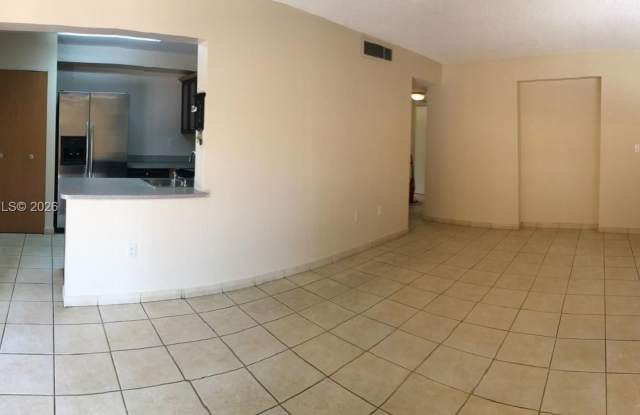 341 W Park Drive 10315, Miami, FL 33172 Gallery 3