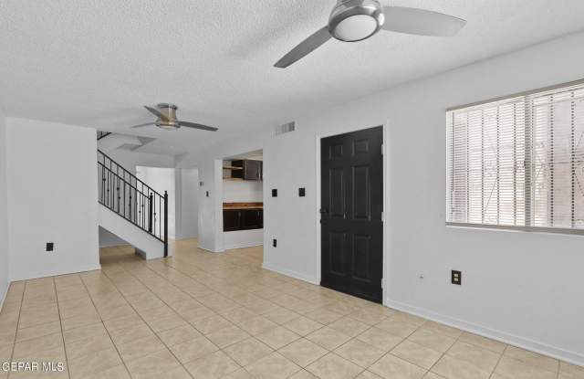 11048 Sunshine Court Gallery 4