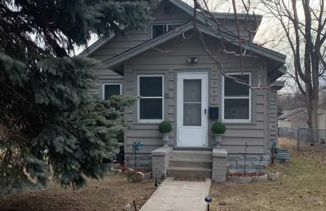 Spacious 3 Bedroom 1 Bath Unit in North Minneapolis photos photos