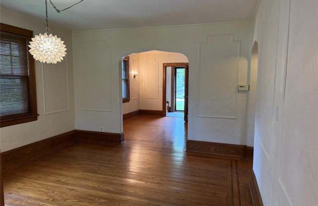 37 Columbus Avenue Gallery 4