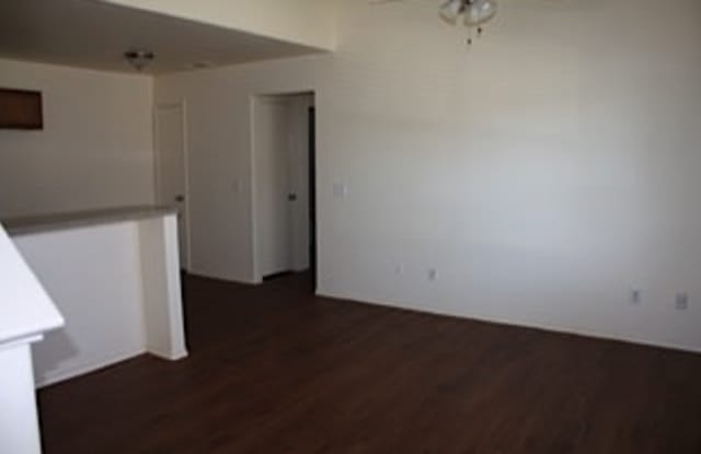 203 Lanham Ct Gallery 4