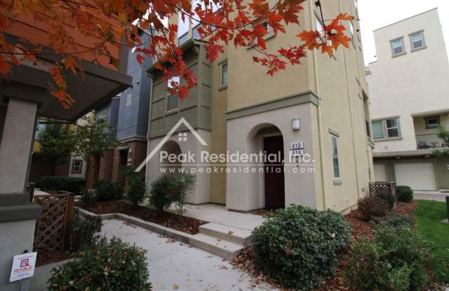 Beautifully Updated 1bd/1ba Land Park Area Condo with 1 Car Garage! photos photos