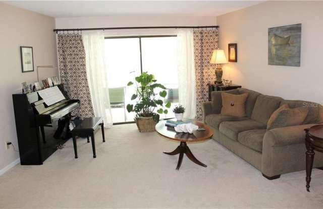 2472 INDIAN TRAIL W Gallery 3