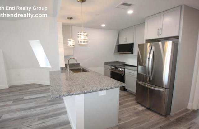 525 East Broadway photos photos