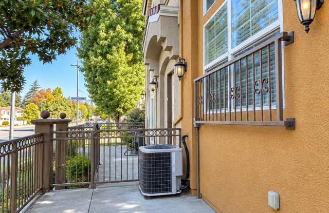 Beautiful 2-Bedroom, 2.5-Bath Fremont Townhome with Attached Garage Gallery 3