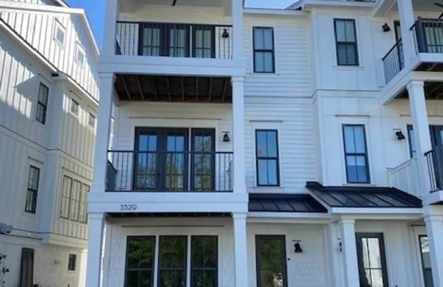 Welcome to our luxurious townhouse in the beautiful waterfront community in Riverlights Marina Village . photos photos