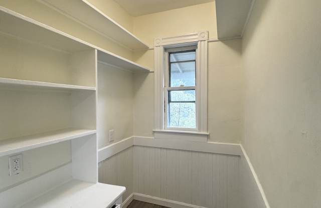 76 Conwell Ave Gallery 3