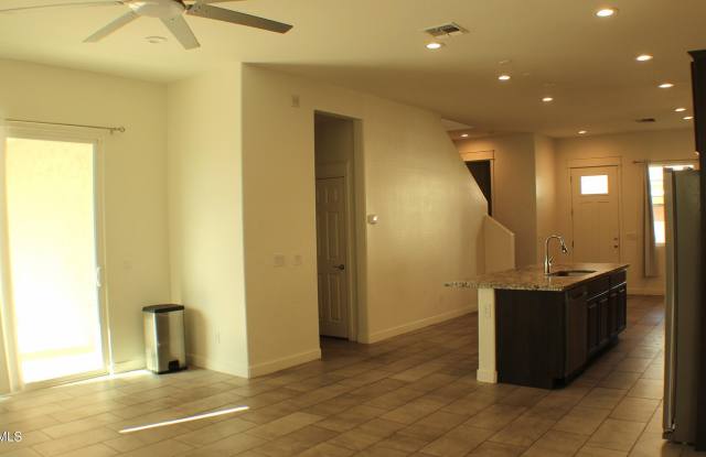 15715 W Melvin Street Gallery 4