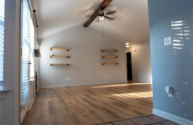 833 S Eastview Drive Gallery 4
