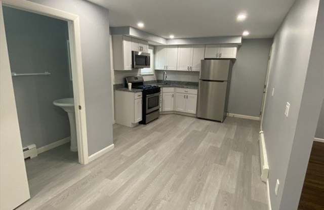 8 Regina Rd unit: A photos photos