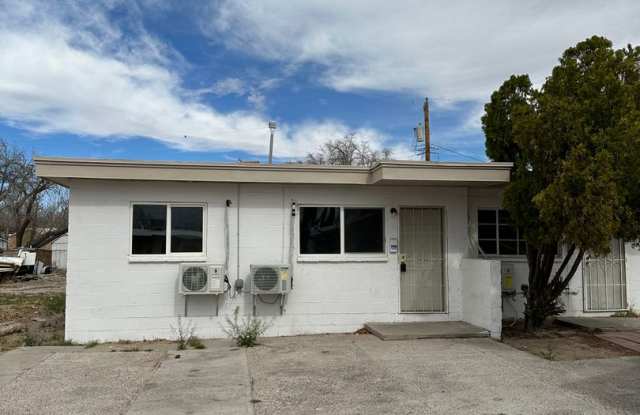 Great 1 Bed 1 Bath located near NMSU - 1709 East Idaho Avenue, Las Cruces, NM 88001