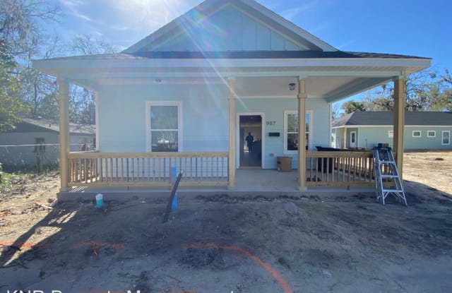 907 SE 2nd Ave - 907 Southeast 2nd Avenue, Gainesville, FL 32601
