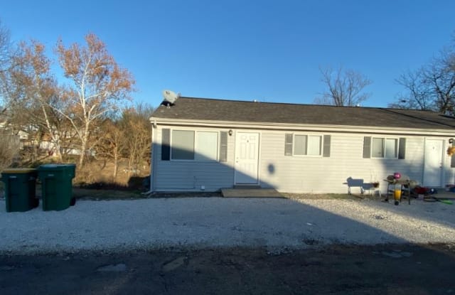 17 North Dr. - 17 North Drive, Murphy, MO 63026