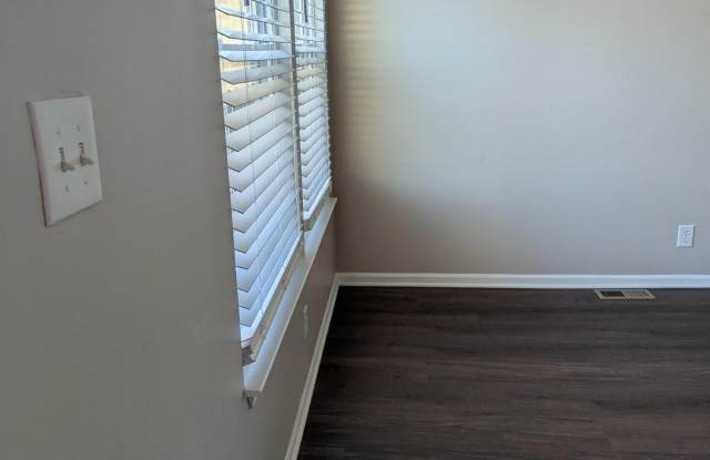 1472 Smith Avenue Gallery 2