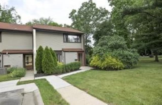 48 W AZALEA LANE - 48 West Azalea Lane, Burlington County, NJ 08054