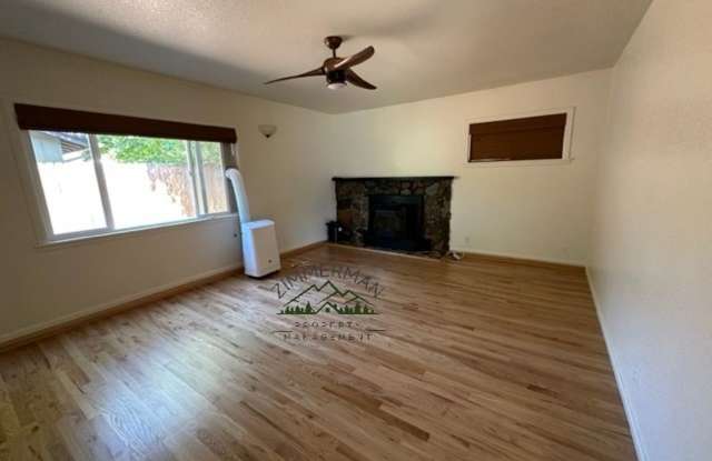 Move in Special! 3 Bedroom 1 Bathroom Home Gallery 3
