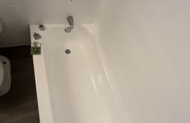 2 Bed 1 Bath in Marlborough Gallery 4