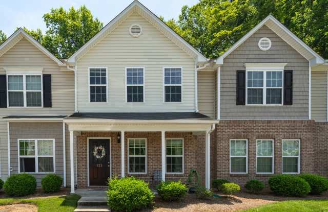 Lovely 2 bedroom 2 1/2 bathroom Townhome in Northeast Greensboro! photos photos Lovely 2 bedroom 2 1/2 bathroom Townhome in Northeast Greensboro! photos photos