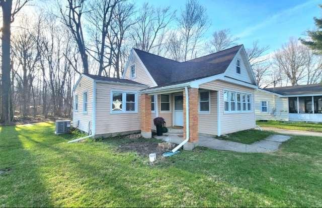 1036 Forest Ave photos photos