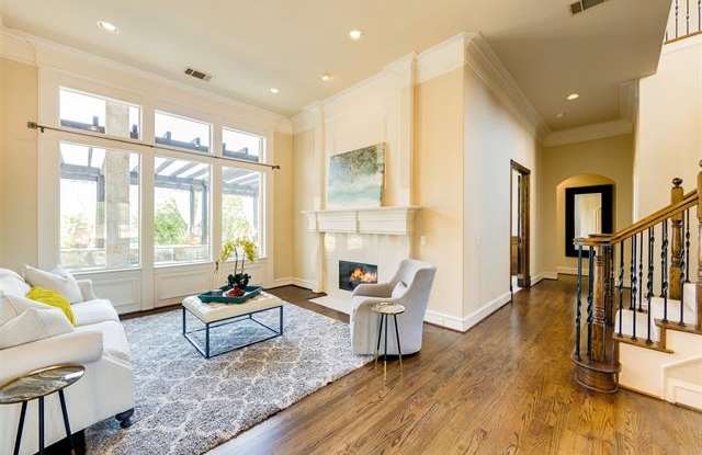 2588 W Creek Drive Gallery 4