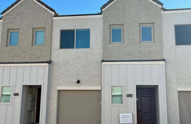 8211 N 22ND Drive photos photos