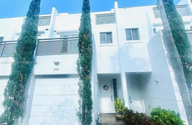 822 NE 19th Ave photos photos
