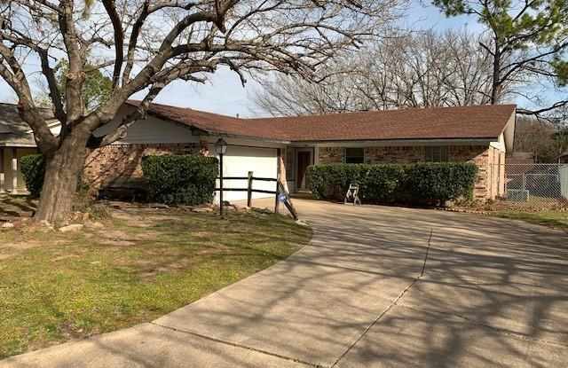 2734 Foxcroft Circle - 2734 Foxcroft Circle, Denton, TX 76209