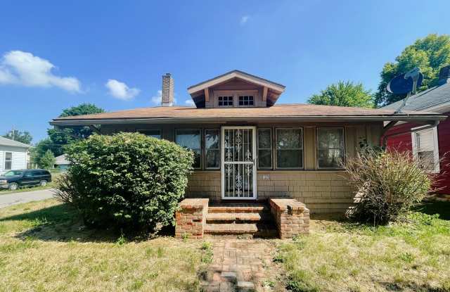 Charming 2 Bedroom Home with Great Storage and Convenient Location! photos photos Charming 2 Bedroom Home with Great Storage and Convenient Location! photos photos