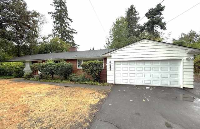6542 SW Seymour Street ~ Beautifully Refreshed Single Level Home! Gallery 1